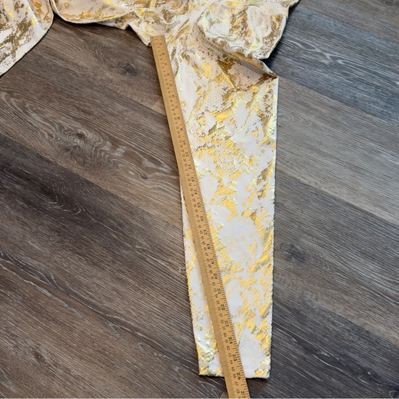 BuffBunny Leggings - Picture 7 of 11